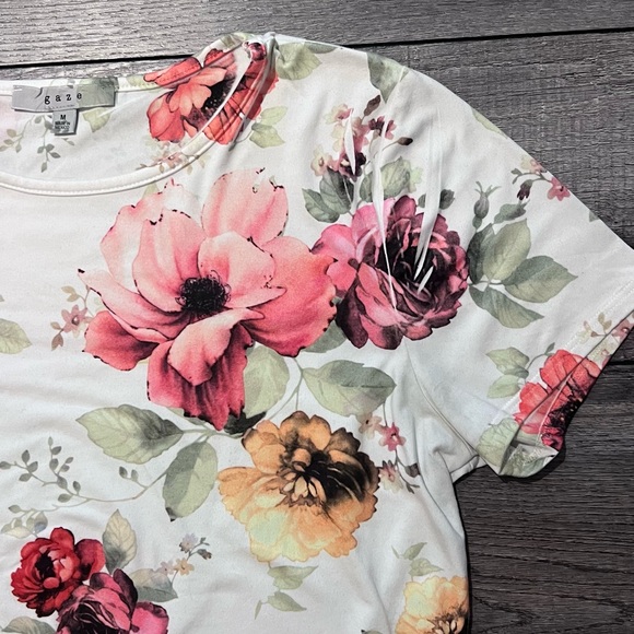 Flower Cropped Tee - Picture 4 of 6